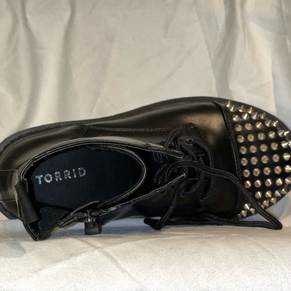 COPY - TORRID - Stevie Combat Boot - Faux Leather Black - 7.5 - Picture 4 of 8